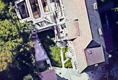 Casă cu 4 camere cu Teren 500 Mp în Central - 1