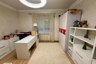 Casă cu 4 camere cu Canalizare în Central - 3