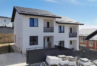 Duplex cu 4 camere cu Canalizare în Uricani - 2