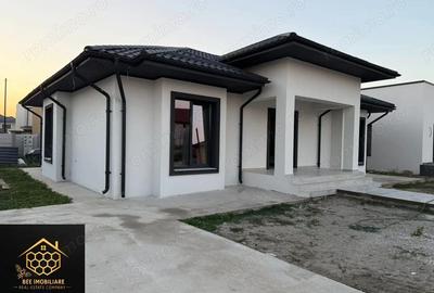 Casă cu Teren 300 Mp în Malu Mare
