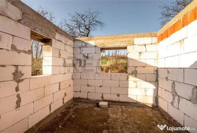 Casă cu 3 camere cu Teren 800 Mp în Cetariu - 2