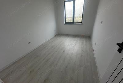 Casă cu 5 camere cu Teren 220 Mp în Mehala - 2