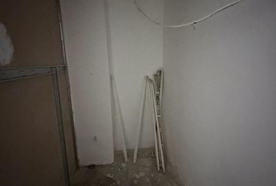 Spațiu comercial, de 27 mp, în Central - 8