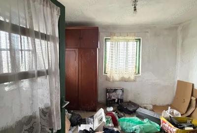 Casă cu Teren 2200 Mp în Izvoru - 1
