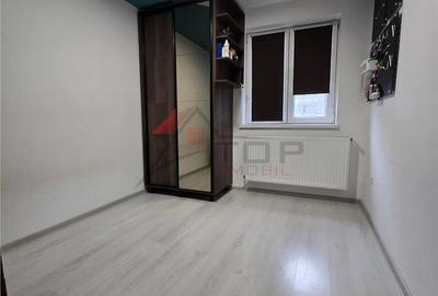 Apartament cu 3 camere semidecomandat în Podu Roș - 8