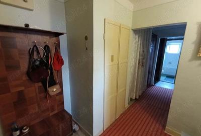 Vand apartament de 3 camere decomandate in suprafa?a de 57,25mp, situat in Bal? blocul 43 Zona Jiul. - 1