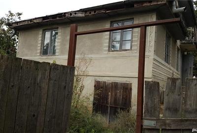 Casă cu 2 camere cu Teren 3410 Mp în Podu Turcului - 3