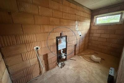 Casă cu 4 camere cu Teren 350 Mp în Central - 9