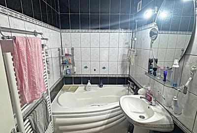 Apartament spatios, trei camere semidecomandate, etaj 1 din 4, Tiglina 3 - 5