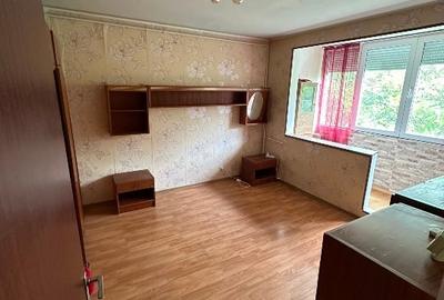Apartament 3 camere, decomandat, an constructie 1976, etaj 4 din 4 - 12