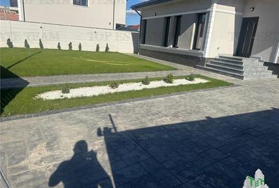 Casa inidividuala, superba pe parter, cu garaj si 4 camere spatioase, si toate u - 10