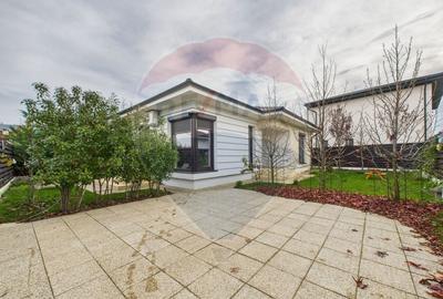 Casa / Vila cu 3 camere de vanzare - 1