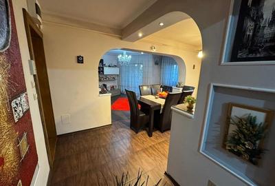 Apartament 3 camere, etaj 3 , zona Liceul Pedagogic, mobilat - 11