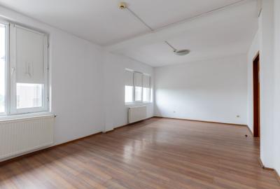 Duplex cu 12 camere în Băneasa