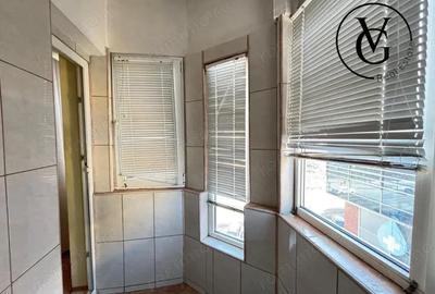 Garsonieră decomandată în Central - 7