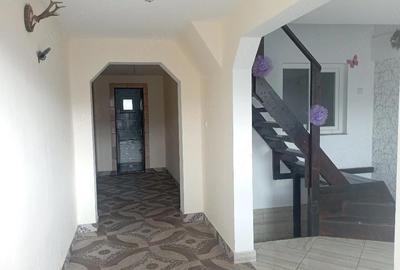 Casă cu 4 camere cu Teren 700 Mp în Central