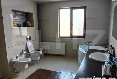 Casă cu 4 camere cu Teren 621 Mp în Central - 2