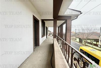 Casă cu 8 camere cu Canalizare în Lumina - 9