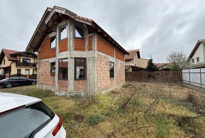 Casă cu 4 camere în Central - 1