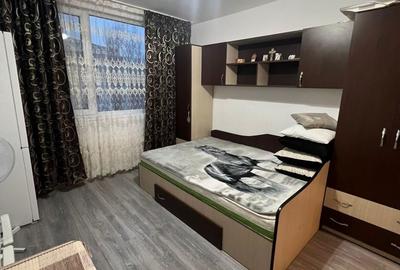 Garsonieră decomandată în Micro 19 - 1