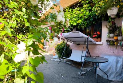 Apartament 3 camere, decomandat - zona Schei - 1