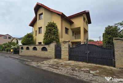 Casă cu 6 camere cu Canalizare în Central - 13