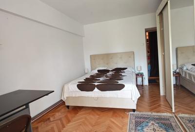 Apartament cu 3 camere decomandat, mobilat în P-ța Unirii - 10