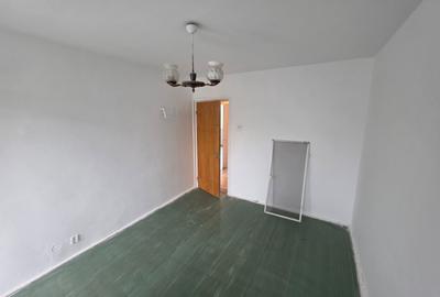 Apartament cu 3 camere semidecomandat în 1 Decembrie 1918 - 18
