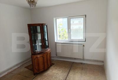 Apartament spa?ios - 4 camere, 2 bai, 2 balcoane, loc de - 7