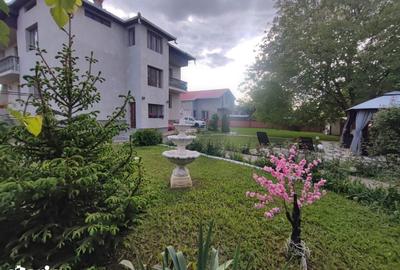 Casă cu 4 camere cu Teren 1032 Mp în Central - 1