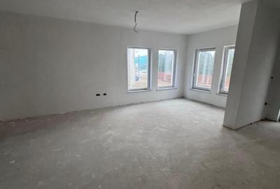 Casă cu 7 camere cu Teren 150 Mp în Rădăuți