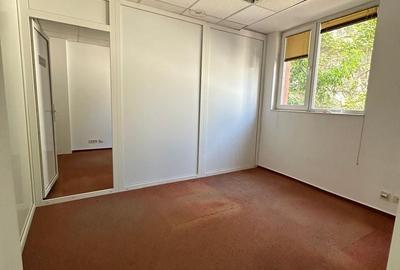 Zona Calea Călărași cladire birouri 500 mp curte 150 mp - 15