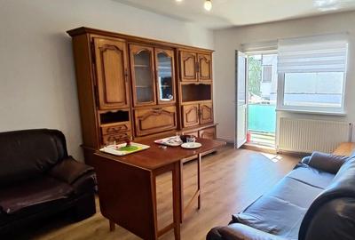 Inchiriez Apartament 3 camere,Decomandat,Ultracentral,Campina,Prahova - 2
