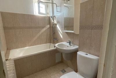Vanzare apartament 2 camere slobozia zona foarte buna - 5