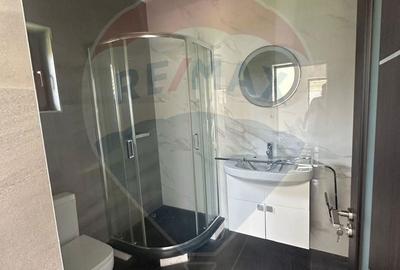 Casă cu 4 camere cu Teren 718 Mp în Central - 2