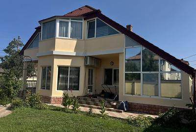 Casă cu 4 camere în Central - 1