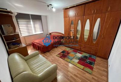 Apartament cu 2 camere decomandat în C5 - 2