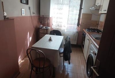 Apartament cu 2 camere decomandat în Ștefănești