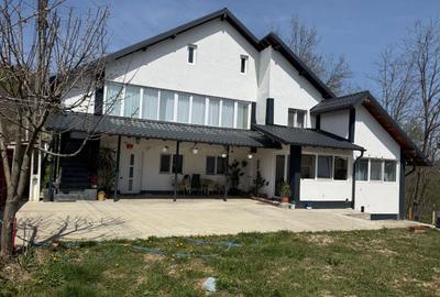 Casă cu 4 camere în Ciobănești - 2