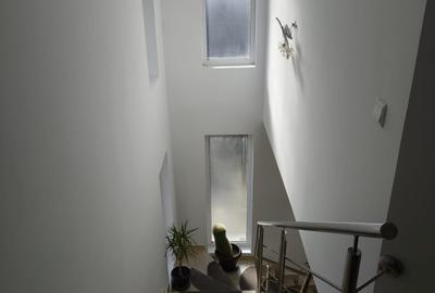 INCHIRIEZ casa 4 camere P+1+pod mobilata si utilata doar sa va mutati - 11