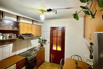 Apartament cu 2 camere, decomandat, pe Strada Cugir - 4