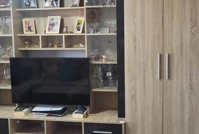 Apartament cu 3 camere decomandat în Lăureni - 1