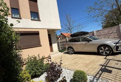 Casă cu 4 camere cu Teren 280 Mp în Dumbrăvița