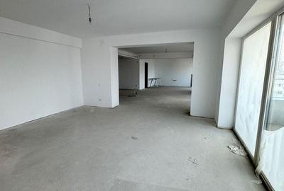Apartament cu 5 camere semidecomandat în Polonă - 3