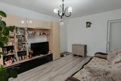 Apartament cu 3 camere decomandat în Siderurgiștilor