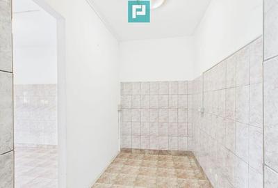 Garsoniera/spa?iu comercial strada Poetului Vlaicu - 14