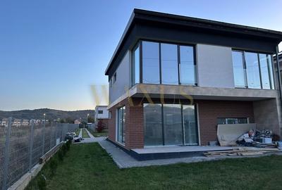Casă individuală cu 5 camere cu Canalizare în Florești