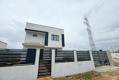 Vila Individuala / 4 Camere / 2 Bai / Teren 350 mp Vila Individuala / 4 Camere / 2 Bai / Teren 350 mp - 3