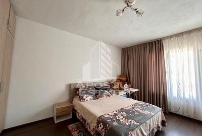 Apartament 3 camere, cladire reabilitata in Piata Libertatii - 2