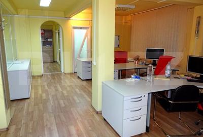 Spatiu comercial de inchiriat 3 camere - 1